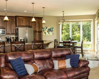 Lake Front Condo on East Lake Okoboji in Bridges Bay Resort. - Arnolds Park - Living room