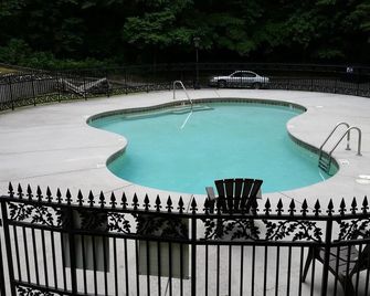 Cades Cove Hide Away - Townsend - Pool