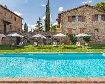 Fattoria Querceto - Tavarnelle Val di Pesa - Басейн