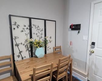 Cozy studio in Yuba City with AC, WiFi - Yuba City - Essbereich