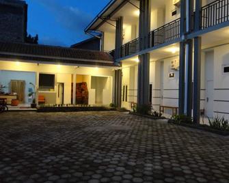 Pendowo Huis Guest House - Yogyakarta - Edificio