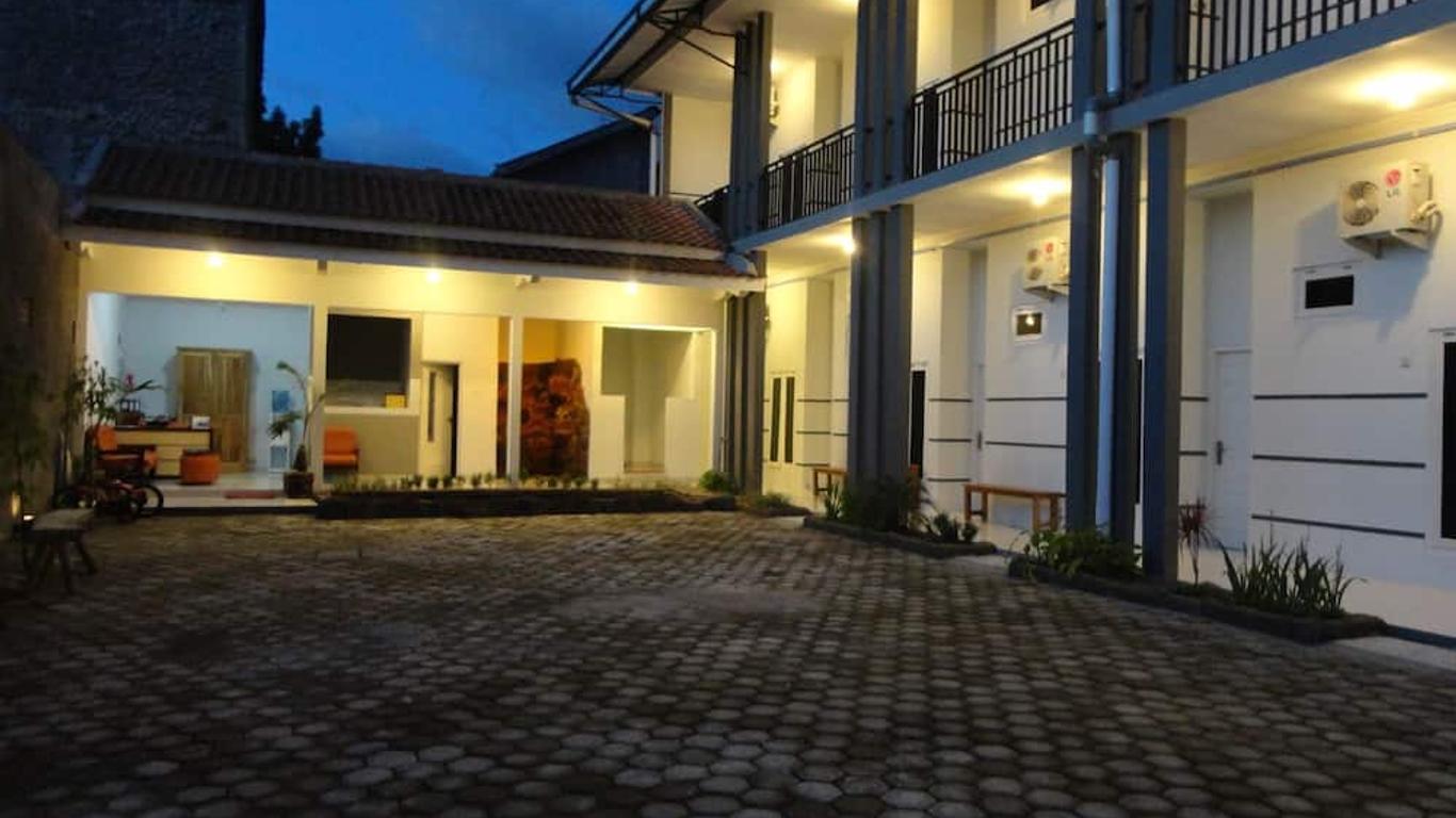 Pendowo Huis Guest House