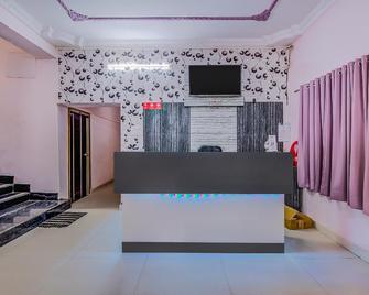 OYO 8929 Stay Siddhartha Residency - Visakhapatnam - Front desk