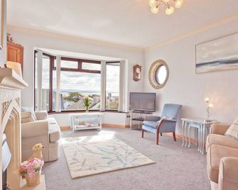 Lothlorien in Grange-over-sands With Bay Views - Grange-over-Sands - Huiskamer