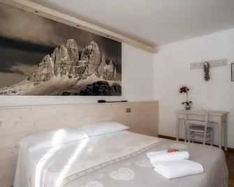 Albergo Meublè Victoria - Auronzo di Cadore - Bedroom