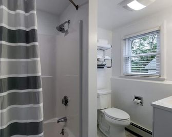 Kittery Inn and Suites - Kittery - Bagno