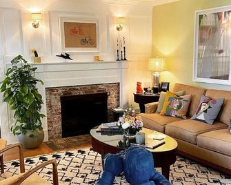 Inn at Cook Street - Provincetown - Salon