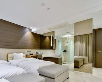 Golden Hotel Incheon - İncheon - Yatak Odası
