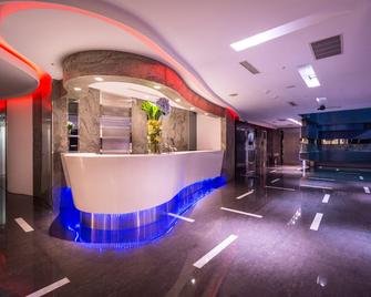 Hotel Hi - Xinmin - Chiayi City - Front desk