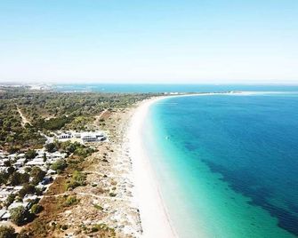 By the Sea Coogee - stunning views, sunsets, beach, close to Fremantle - 쿠기 - 해변