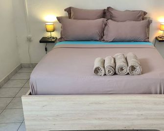 Lhacienda976 - Mamoudzou - Schlafzimmer