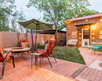 Private Casita - In The Heart Of Old Town - Walk To Everything - Αλμπουκέρκι - Βεράντα