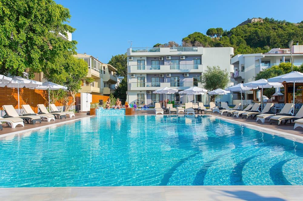 Sunny Days Hotel - לאליסוס - בריכה