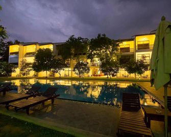 Grand Tamarind Lake - Kataragama