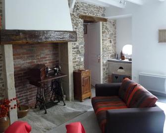 3 rooms near Puy du Fou and Marais Poitevin, sleeps 6. - Mouilleron-Saint-Germain - Sala de estar
