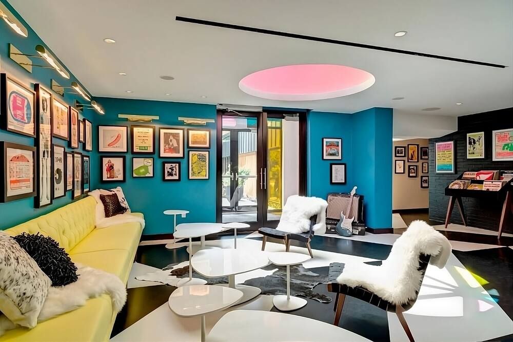 Pet-Friendly King Room with Pool View, Boston Escape! - بوسطن - ردهة