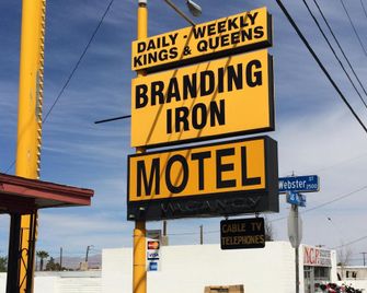 Branding Iron Motel - Las Vegas - Lobby