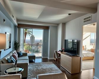 Modern Executive Suite near Sony Studios, Hollywood & Beverly Hills - Los Angeles