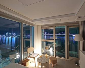Elmomento Gwangan - Busan - Balcony