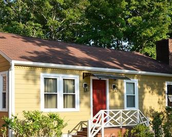 80's Museum House Near Downtown & Walnut Creek - Raleigh - Bâtiment