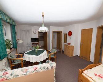 Ferienwohnungen Müller - Staffelstein - Essbereich