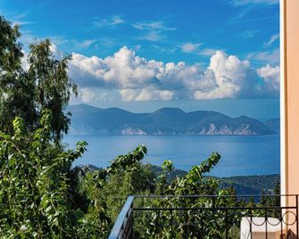 Studios Vrionis Panoramic Sunset - Kothreas - Balcony