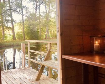 Cozy cottage near a former water mill on a beautiful river - Sävsjö - Balcón