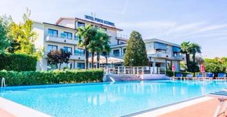 Hotel Porto Azzurro - Sirmione - Pool