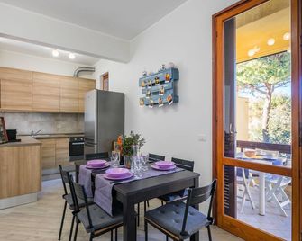 Apartment Sole e mare by Interhome - San Vincenzo - Dining room