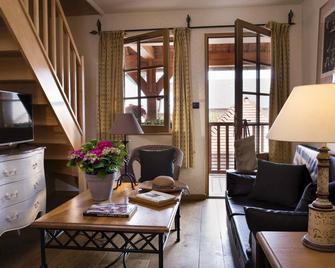 Hotel et Spa Le Lion d'Or - Pont-l'Évêque - Sala de estar