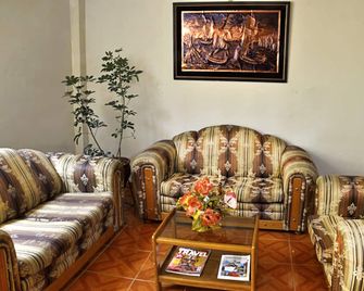 Hotel Balsa Inn - Puno - Living room