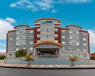 Holiday Inn Express Queens - Maspeth - Queens - Building