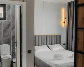 Tong Marina - Tong - Habitación