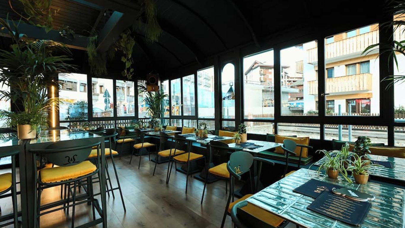 Ambra Cortina Luxury&Fashion Hotel