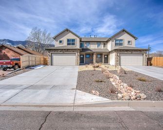 4BD Pikes Peak Views Minutes to Hiking & Dining - Colorado Springs - Edificio