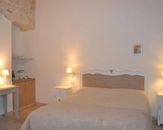 ''B&B Santa Rita Corato fitta camere'' - Corato - Schlafzimmer
