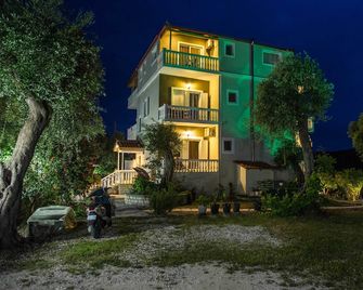 Kanali Village - Parga - Clădire