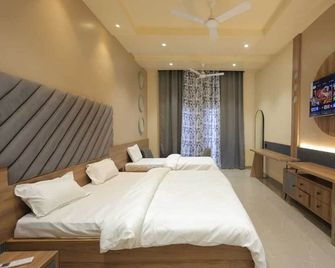Hotel Black Harbour - Bharatpur - Bedroom