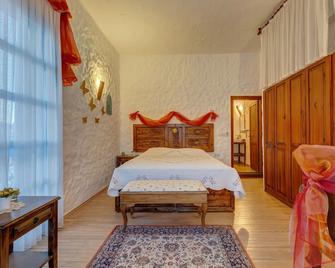 Lale Lodge Hotel - Alacati - Bedroom
