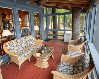 Waterfront Cabin on Thompson Lake - Enveloped by Serene Pines - Oxford - Sala de estar