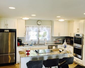 Lakefront Island Inn On Sylvan/Otter Lake - Waterford - Kitchen