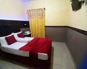 Puri Made 2 Homestay - Banyuwangi - Habitación