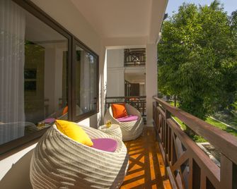 Parasol Blanc - Luang Prabang - Balcony