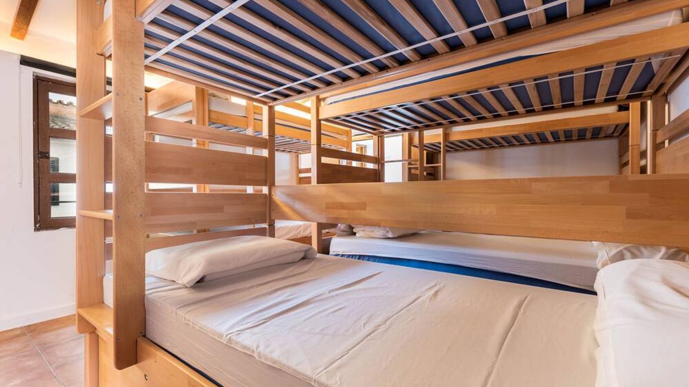 Urban Hostel Palma - Albergue Juvenil - Youth Hostel