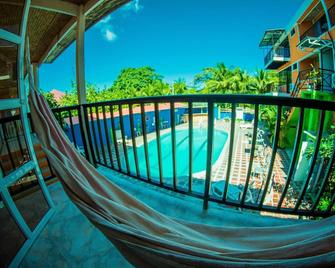 Hotel El Pirata Morgan - Providencia - Balkon