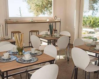 Agriturismo Cozzo di Papaleo - רגוזה - מסעדה