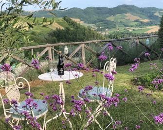 Stylish Eco Holiday Home With Private Pool Set In Vineyards With Panoramic Views - Montelparo - Outdoor view