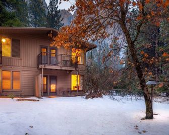 優勝美地瀑布山莊 - Yosemite Valley - 建築