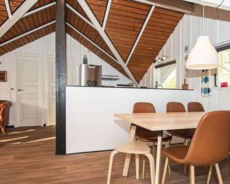 Luxurious Holiday Home in Jutland With Whirlpool - Ansager - Comedor
