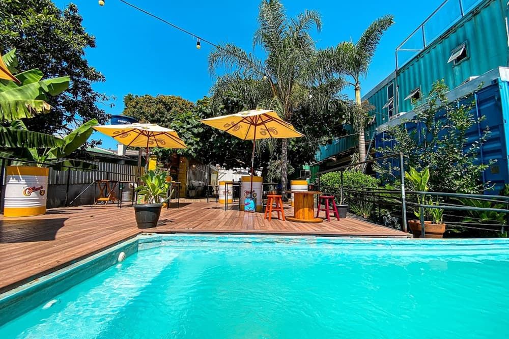 تيتريس كونتنر هوستل